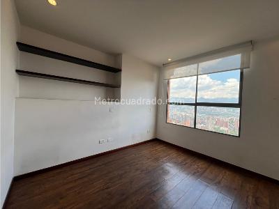 Apartamento de 3 alcobas en arriendo en El Poblado El Tesoro, Medellín, 160 m² · foto 10 de 19
