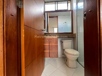 Apartamento de 3 alcobas en arriendo en El Poblado El Tesoro, Medellín, 160 m² · foto 12 de 19