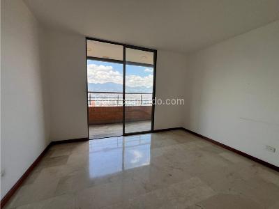 Apartamento de 3 alcobas en arriendo en El Poblado El Tesoro, Medellín, 160 m² · foto 15 de 19
