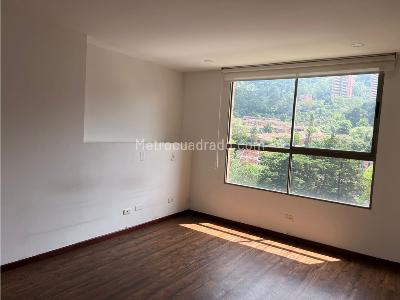 Apartamento de 3 alcobas en arriendo en El Poblado El Tesoro, Medellín, 160 m² · foto 18 de 19