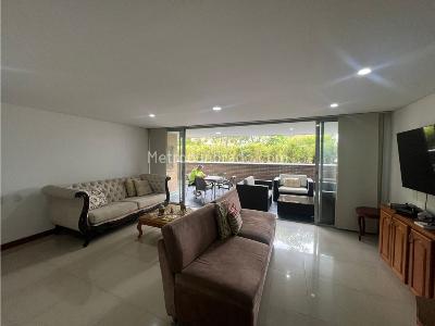 Apartamento de 3 alcobas en venta en Los Balsos, Medellín, 234 m² · foto 2 de 18