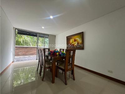 Apartamento de 3 alcobas en venta en Los Balsos, Medellín, 234 m² · foto 3 de 18