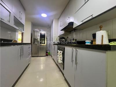 Apartamento de 3 alcobas en venta en Los Balsos, Medellín, 234 m² · foto 4 de 18