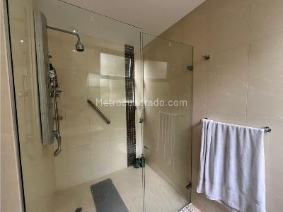 Apartamento de 3 alcobas en venta en Los Balsos, Medellín, 234 m² · foto 16 de 18