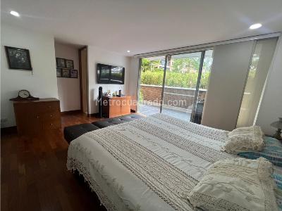 Apartamento de 3 alcobas en venta en Los Balsos, Medellín, 234 m² · foto 17 de 18