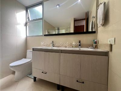 Apartamento de 3 alcobas en venta en Los Balsos, Medellín, 234 m² · foto 18 de 18