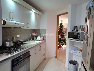Apartamento de 3 alcobas en arriendo en Estadio, Medellín, 147 m² · foto 3 de 16