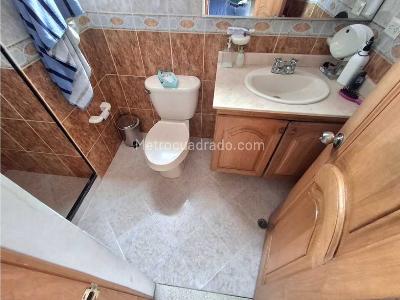 Apartamento de 3 alcobas en arriendo en Estadio, Medellín, 147 m² · foto 15 de 16