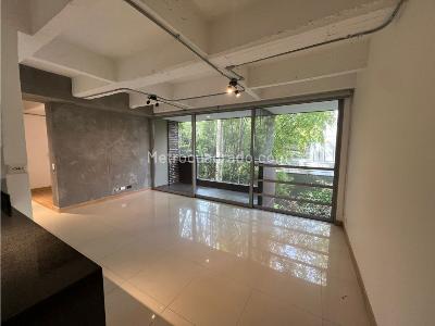 Apartamento de 2 alcobas en arriendo en Poblado Los Balsos, Medellín, 84 m² · foto 2 de 12