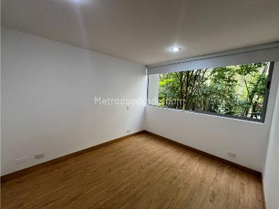 Apartamento de 2 alcobas en arriendo en Poblado Los Balsos, Medellín, 84 m² · foto 4 de 12