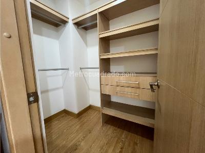 Apartamento de 2 alcobas en arriendo en Poblado Los Balsos, Medellín, 84 m² · foto 7 de 12