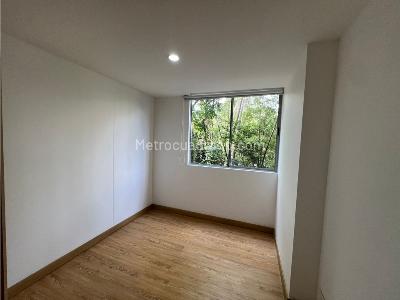 Apartamento de 2 alcobas en arriendo en Poblado Los Balsos, Medellín, 84 m² · foto 9 de 12