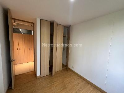 Apartamento de 2 alcobas en arriendo en Poblado Los Balsos, Medellín, 84 m² · foto 10 de 12