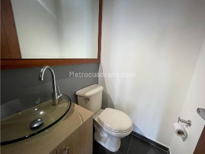 Apartaestudio en arriendo en Poblado Transv Superior, Medellín, 70 m² · foto 11 de 13