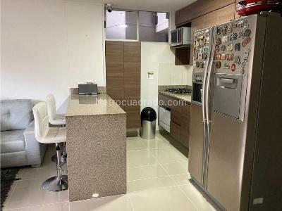 Apartamento de 2 alcobas en arriendo en El Poblado Loma Del Indio, Medellín, 68 m² · foto 5 de 13