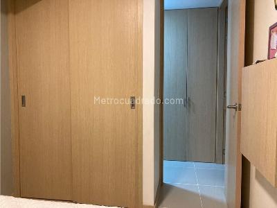 Apartamento de 2 alcobas en arriendo en El Poblado Loma Del Indio, Medellín, 68 m² · foto 9 de 13
