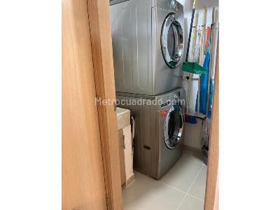 Apartamento de 2 alcobas en arriendo en El Poblado Loma Del Indio, Medellín, 68 m² · foto 11 de 13