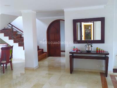 Apartamento de 4 alcobas en arriendo en Poblado Los Balsos, Medellín, 239 m² · foto 4 de 16