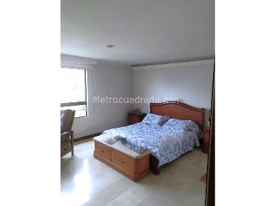 Apartamento de 4 alcobas en arriendo en Poblado Los Balsos, Medellín, 239 m² · foto 9 de 16