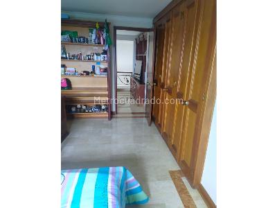 Apartamento de 4 alcobas en arriendo en Poblado Los Balsos, Medellín, 239 m² · foto 14 de 16