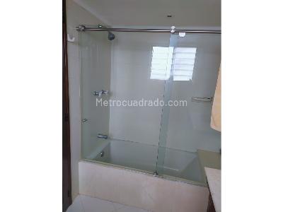 Apartamento de 4 alcobas en arriendo en Poblado Los Balsos, Medellín, 239 m² · foto 15 de 16