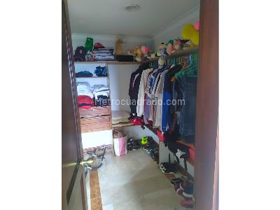 Apartamento de 4 alcobas en arriendo en Poblado Los Balsos, Medellín, 239 m² · foto 16 de 16