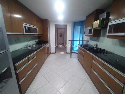 Apartamento de 3 alcobas en venta en Las Lomas, Medellín, 232 m² · foto 1 de 20