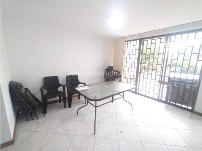 Apartamento de 3 alcobas en venta en Las Lomas, Medellín, 232 m² · foto 6 de 20