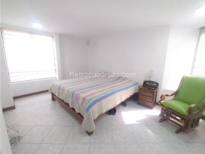 Apartamento de 3 alcobas en venta en Las Lomas, Medellín, 232 m² · foto 9 de 20