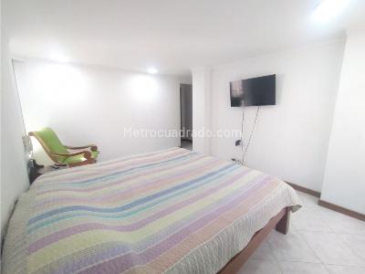 Apartamento de 3 alcobas en venta en Las Lomas, Medellín, 232 m² · foto 13 de 20