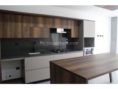 Apartamento de 2 alcobas en venta en El Poblado, Medellín, 96 m² · foto 2 de 16