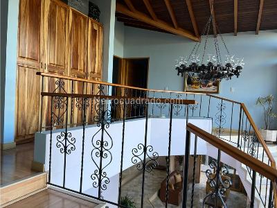 Casa de 3 alcobas en venta en Alto Del Escobero, Envigado, 1351 m² · foto 5 de 14
