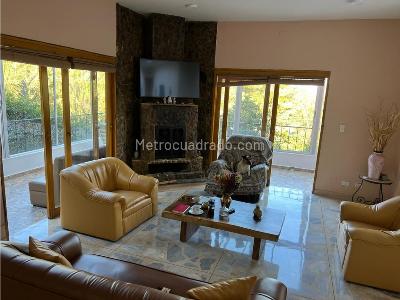 Casa de 3 alcobas en venta en Alto Del Escobero, Envigado, 1351 m² · foto 6 de 14