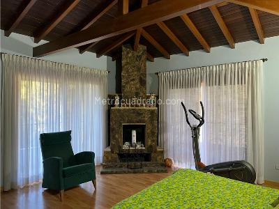 Casa de 3 alcobas en venta en Alto Del Escobero, Envigado, 1351 m² · foto 9 de 14