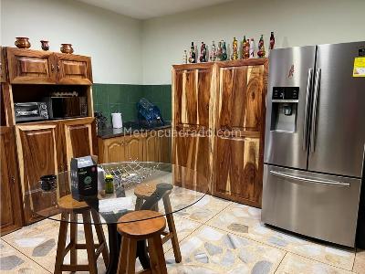 Casa de 3 alcobas en venta en Alto Del Escobero, Envigado, 1351 m² · foto 11 de 14