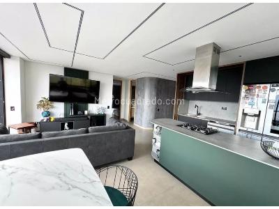 Apartamento de 2 alcobas en venta en El Poblado, Medellín, 131 m² · foto 2 de 14