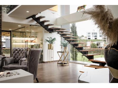 Casa de 4 alcobas en arriendo en Envigado El Escobero, Envigado, 1400 m² · foto 3 de 15