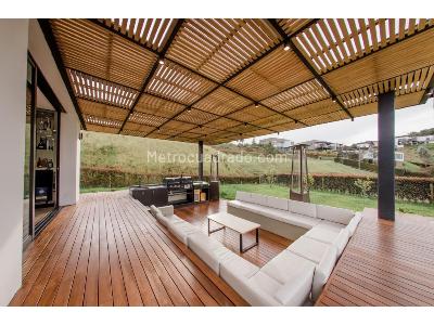 Casa de 4 alcobas en arriendo en Envigado El Escobero, Envigado, 1400 m² · foto 11 de 15