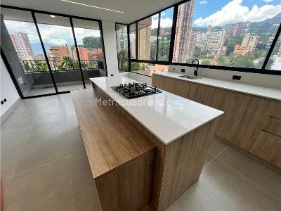 Apartamento de 2 alcobas en arriendo en El Poblado Castropol, Medellín, 84 m² · foto 2 de 16