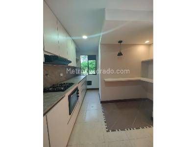 Apartamento de 3 alcobas en venta en El Poblado, Medellín, 126 m² · foto 3 de 13