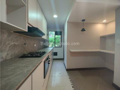 Apartamento de 3 alcobas en venta en El Poblado, Medellín, 126 m² · foto 4 de 13