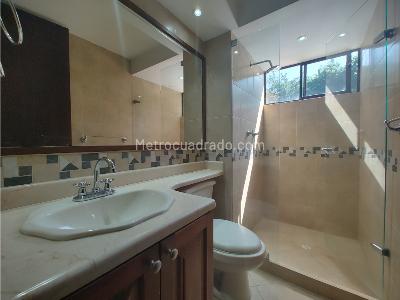 Apartamento de 3 alcobas en venta en El Poblado, Medellín, 126 m² · foto 10 de 13
