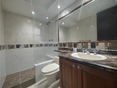 Apartamento de 3 alcobas en venta en El Poblado, Medellín, 126 m² · foto 12 de 13