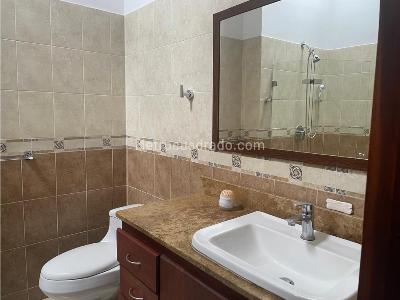 Casa de 3 alcobas en venta en Alto Del Escobero, Envigado, 270 m² · foto 16 de 18