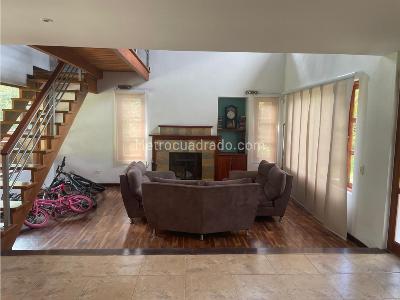Casa de 3 alcobas en venta en Alto Del Escobero, Envigado, 270 m² · foto 5 de 18