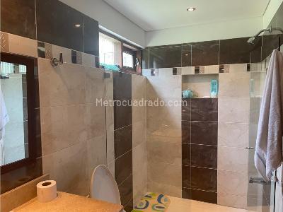 Casa de 3 alcobas en venta en Alto Del Escobero, Envigado, 270 m² · foto 7 de 18