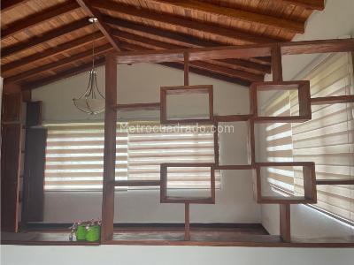 Casa de 3 alcobas en venta en Alto Del Escobero, Envigado, 270 m² · foto 8 de 18