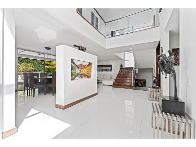 Casa de 3 alcobas en venta en San Lucas, Medellín, 340 m² · foto 5 de 20