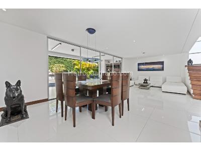 Casa de 3 alcobas en venta en San Lucas, Medellín, 340 m² · foto 10 de 20