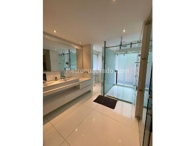 Apartamento de 4 alcobas en venta en El Poblado El Tesoro, Medellín, 420 m² · foto 13 de 20